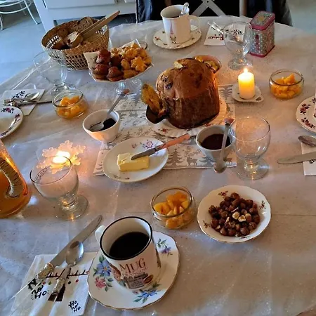 Dans Un Cadre Bucolique Avec Petit-dejeuner