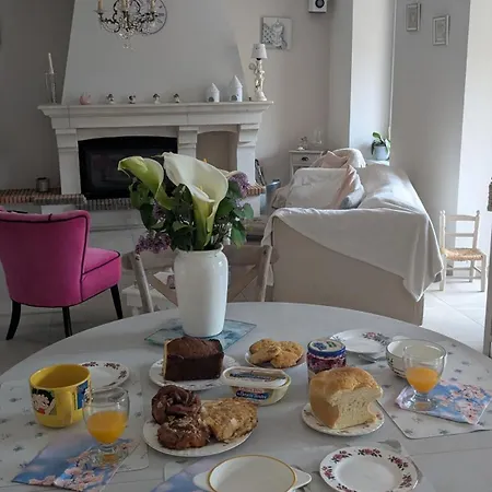 Проживание в семье Dans Un Cadre Bucolique Avec Petit-dejeuner